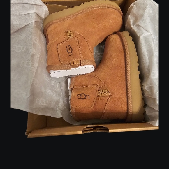 UGG Kids Tan Boots - Picture 2 of 10